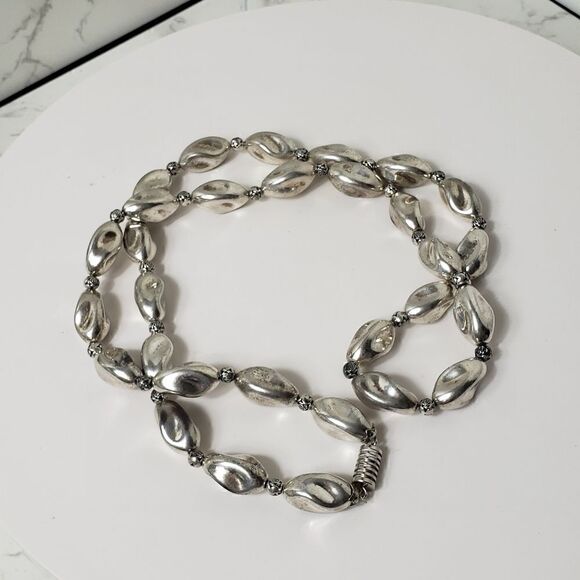 VINTAGE Hollow Silver Beaded Necklace Screw Clasp RARE FIND - Picture 4 of 7